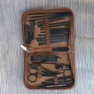 Minkinh Professional Maincure Set 26 Piece Set Zip Case Brand New MINT